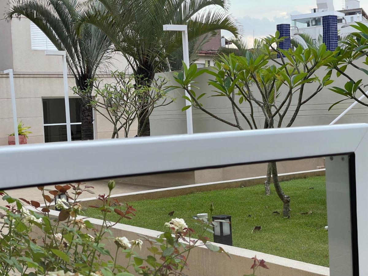 Lazer de resort a poucos passos da praia Guarujá Exterior foto